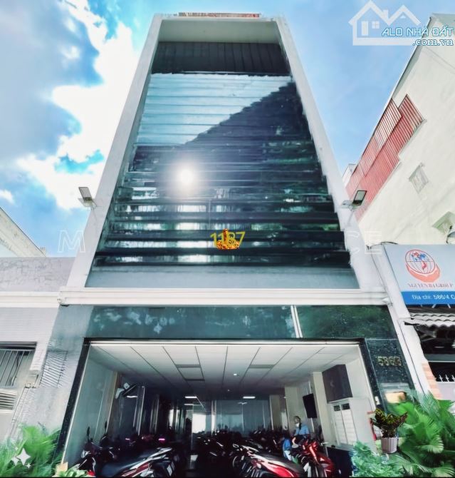 Ngộp bank!Mặt tiền Nguyễn Đình Chiểu, Phường 3, Quận 3, 5x25, Hầm 8 tầng, HĐT 200tr