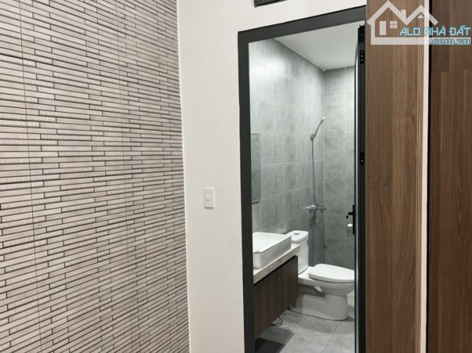 Bán nhà 4 tầng trong khu Villa cao cấp, 81m2, lộ 10m + lề 3m, Hà Huy Giáp, Q12, chỉ 6,9 tỷ - 10