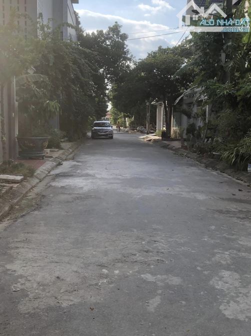 Chuyển nhượng lô đất tuyến 2 đường 351, sát vách chung cư tổ 7 An Dương - 2