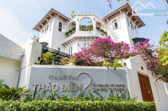 Bán Nhà 3 Mặt Tiền Đường  Nguyễn Văn Hưởng. Thảo Điền,Quận 2. TP-thủ đức mới ( 307m) 4 lầu - 2