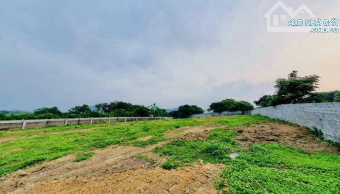 Chuyển nhượng lô đất 2852m2  view siêu đẹp gần sân Golf Skylake tại Lương Sơn - Hoà Bình. - 2
