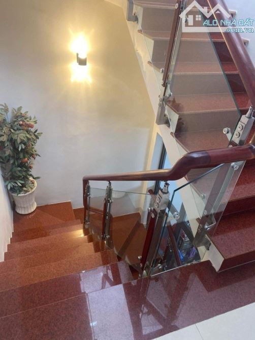 Nhà Mới, Ở Ngay - 3T BTCT - GẦN 70M2 - P5 QUẬN 8 - Sổ Vuông Nở Hậu - 5 TỶ Nhỉnh - 4