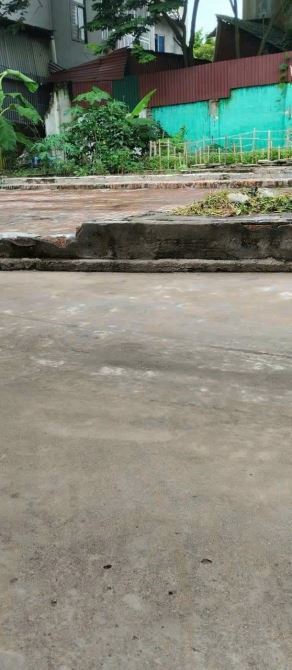SỐC MẶT PHỐ  20M,  Ô TÔ ĐỖ CỬA  HƯƠNG MẠC  CHỦ BÁN GẤP NHÀ CÂP 4  HƠN 800 TRI 70M2  X 4.5M - 4