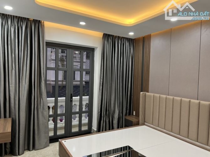 Bán nhà 4 tầng trong khu Villa cao cấp, 81m2, lộ 10m + lề 3m, Hà Huy Giáp, Q12, chỉ 6,9 tỷ - 9