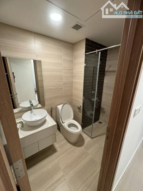 CHO THUÊ CĂN HỘ CHUNG CƯ Soho Residence 100 Cô Giang, quận 1, TP.Hồ Chí Minh : - DT 60 m2