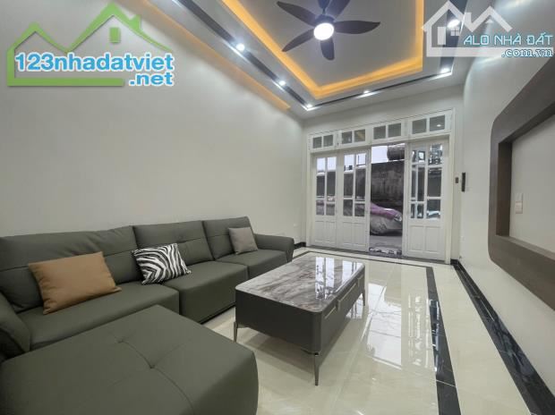 Bán nhà Gia Thụy Long Biên, 56 X 5 tầng, đường 2 ô tô tránh, kinh doanh tốt, vỉa hè rộng - 1