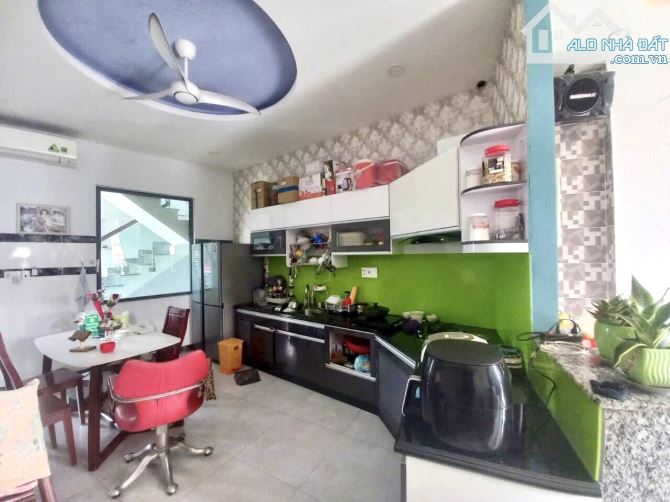 Bán nhà 1 trệt 3 lầu Phường Quanh Vinh, Biên Hòa giá tốt, sổ hồng hoàn công! - 2