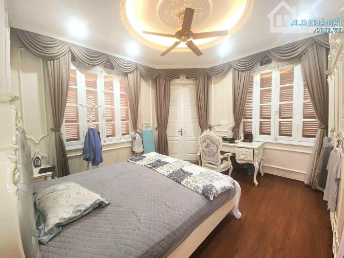 Duy Nhất 1 Căn - Biệt Thự Sân Vườn, Phố Nguyễn Khánh Toàn, 130m2, Mặt Tiền 8m, 4 Tầng - 3