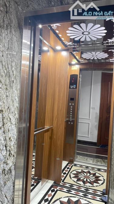 Hiếm! Bán nhà mặt phố Trần Vỹ, đ 6 làn ô tô, vỉa hè 6m, KD, Thang Máy, 52m2 8T 5m, 28.x tỷ - 7