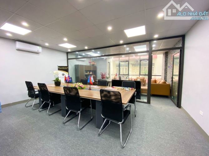 Cho thuê văn phòng tại Hoàng Hoa Thám 70m2 trong tòa nhà chuyên nghiệp giá rẻ nhất quận