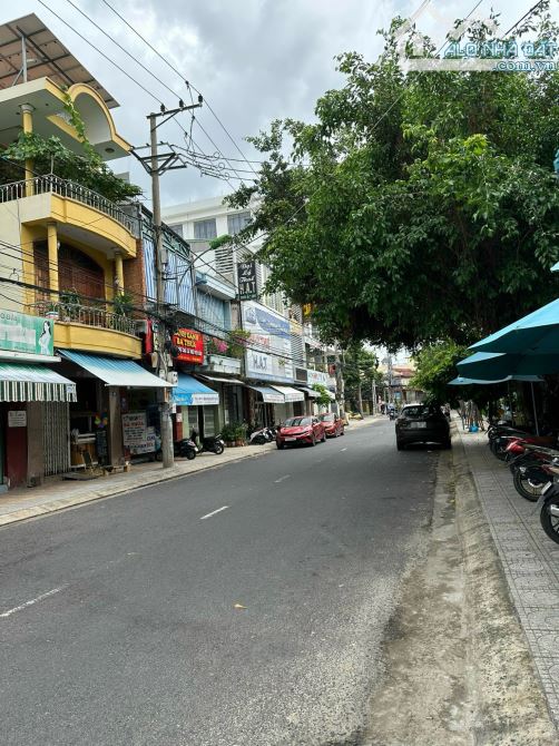 Cần bán căn nhà đang kinh doanh quán Cafe,mặt tiền đường Tô Vĩnh Diện. Tp Nha Trang