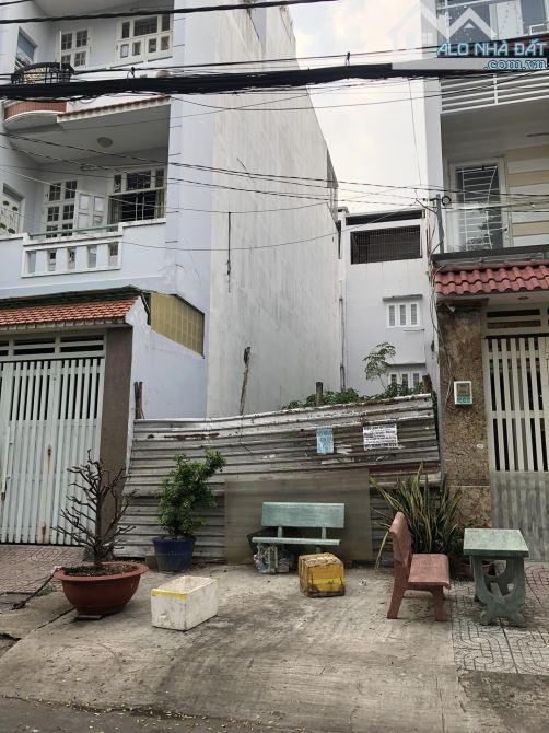 Bán đất hẻm xe hơi, 110/ Bà Hom, P.13, Q.6, DT 4 x 17m, giá 7.2 tỷ. (Tín Hưng)