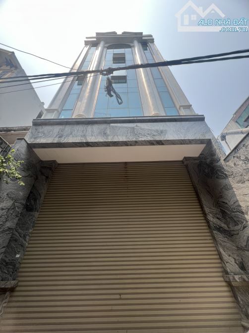 Tòa Biudinh 8T thang máy, DT 180m2 MT 6,5m  có hầm. Sổ vuông đẹp, thoáng 4 mặt