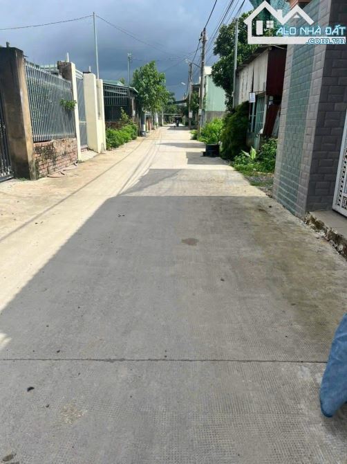 Bán Gấp Lô Đất 168 m2 Gần Ngã 3  Mỹ Hạnh , 930 Triệu , Sổ Hồng Riêng - 2