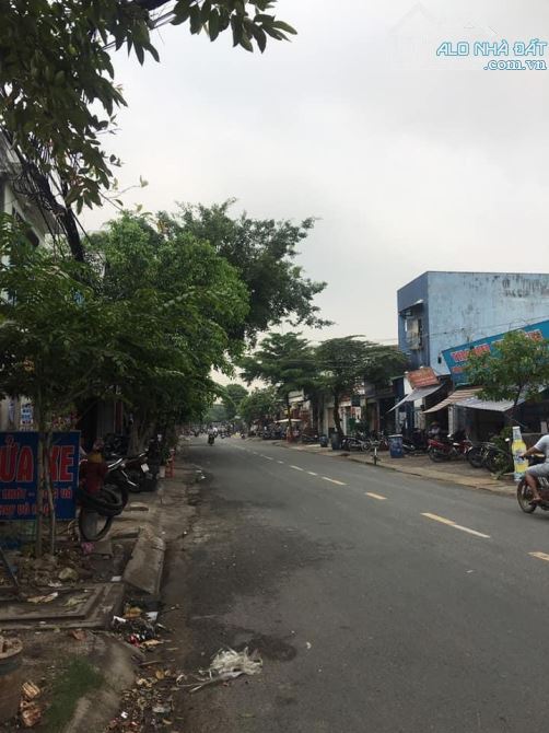 Mặt tiền đường Lê Thị Hoa TP Thủ Đức nở hậu tiện để xây mới nhà ở hoặc đầu tư kinh doanh.