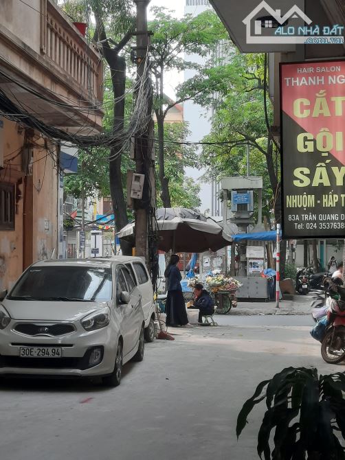 Cho thuê 1 phần diện tích tầng 1 số 85 Trần Quang Diệu - Hoàng Cầu. Phù hợp bán hàng onl