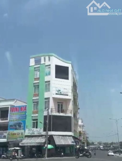 Bán nhà 6 lầu 2mt đường Nguyễn Thị Minh Khai Trưng Nhị DT 102m2 Hướng Nam + Đông giá 16 tỷ