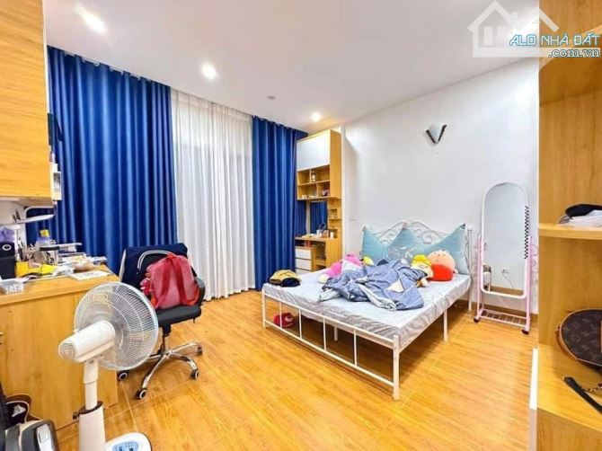 Bán Gấp Nhà Nguyễn Văn Cừ, Long Biên 47m2, 5T, giá 12,5 tỷ ( ô tô vào nhà) - 1
