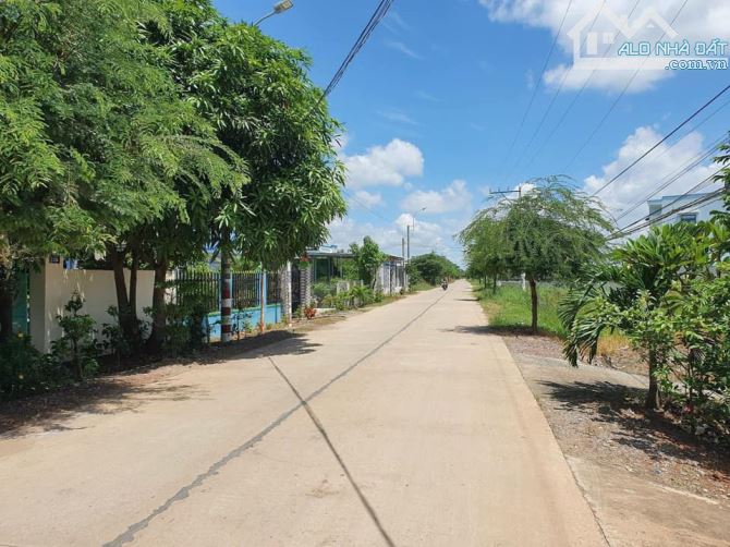 Cần bán 200m2 full thổ,  mặt tiền đường xe tải chạy, khu đông dân cư, shr, giá rẻ - 1
