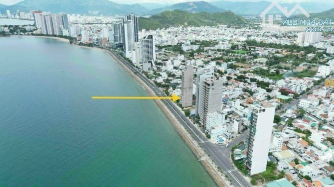 Bán khách sạn 21 tầng mặt tiền Phạm Văn Đồng view trực diện biển Nha Trang - 1