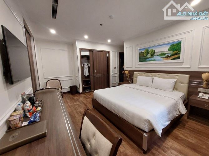 Bán khách sạn hạng sang Phố Trương Công Giai bề thế Diện tích 190m2, giá 160 tỷ - 1