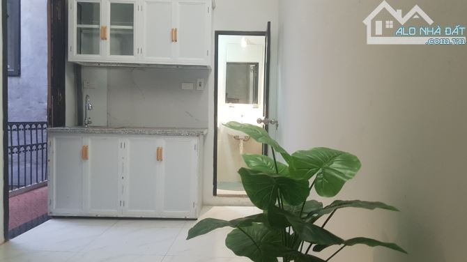 Cho thuê căn hộ đủ tiện nghi phố Nguyễn Trường Tộ, gần hồ Trúc Bạch - 3