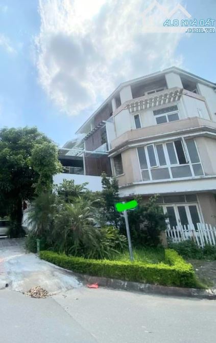 Bán Biệt Thự lô góc KĐT Viglacera Xuân Phương kinh doanh diện tích 135m2, mt 20m, giá tốt - 4