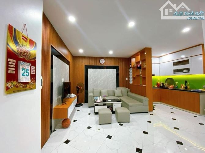 Nhà mới vừa ở vừa cho thuê Ngõ Ba Gác thoáng Nguyễn Lương Bằng DT 42m, Giá 5.35tỷ (Thương