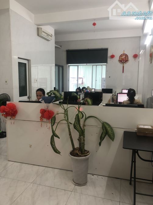 Cho Thuê Văn Phòng telesale rộng 40m2 12 máy tính bàn