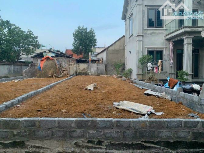 BÁN ĐẤT PHÚ CÁT - LÔ GÓC - Ô TÔ TRÁNH - KINH DOANH TỐT - VỊ TRÍ ĐẸP 316M 8MT GIÁ 5.5 TỶ