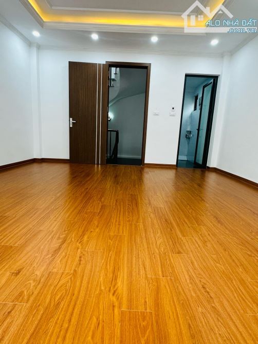 Chính chủ giử bán căn nhà Khương Đình, Thanh Xuân, Dt: 40m, 6 tầng. Thang máy