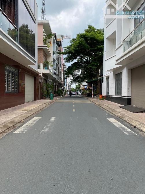 Bán đất 120m2 khu D2D Biên Hoà đường D4 giá còn 8.6 tỷ thương lượng - 1
