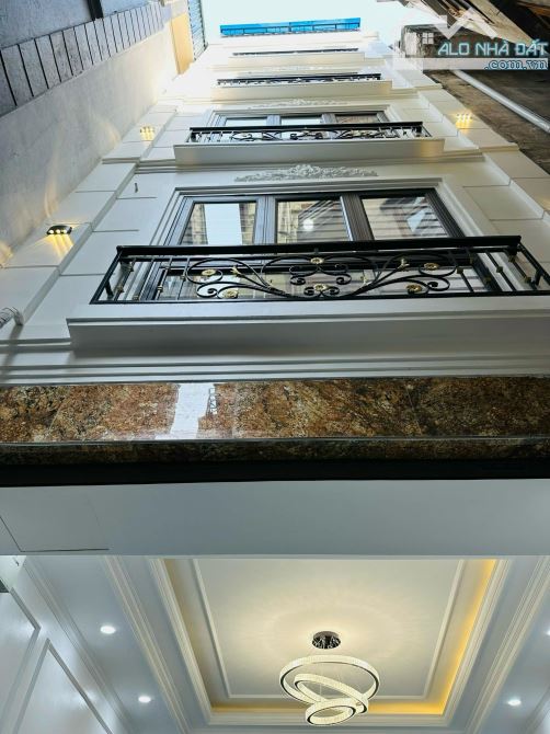 Chính chủ giử bán căn nhà Khương Đình, Thanh Xuân, Dt: 40m, 6 tầng. Thang máy - 2