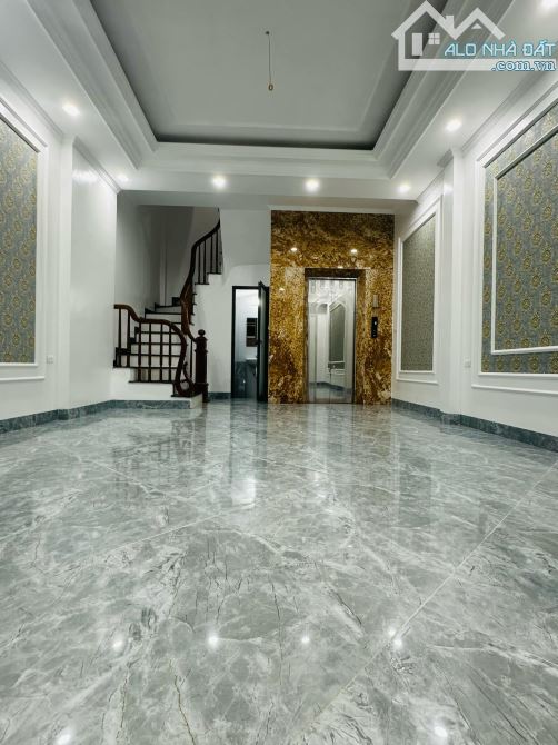 Chính chủ giử bán căn nhà Khương Đình, Thanh Xuân, Dt: 40m, 6 tầng. Thang máy - 3