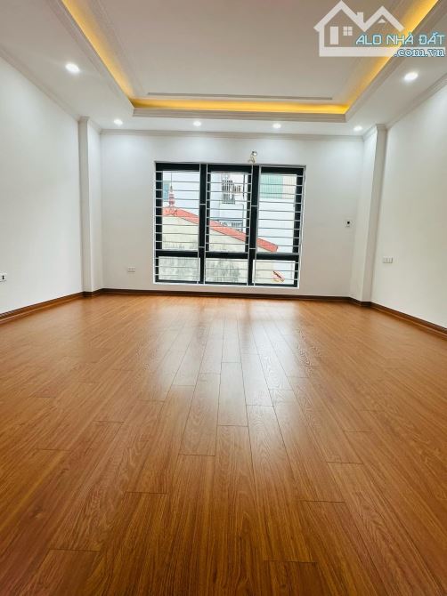 Chính chủ giử bán căn nhà Khương Đình, Thanh Xuân, Dt: 40m, 6 tầng. Thang máy - 4