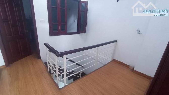 Bán Nhà Ngõ 279 Đội Cấn Dt 33m2 ,4 tầng , mặt tiền 3,4m Giá 6 tỷ - 6