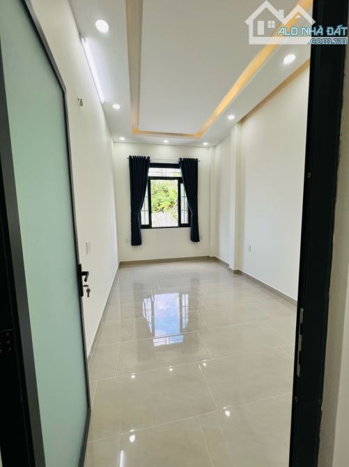 Chủ gửi căn nhà hoàn công diện tích 455m2 có sẵn 150m2 thổ cư đường ô tô, xã Phước Thạnh - 9