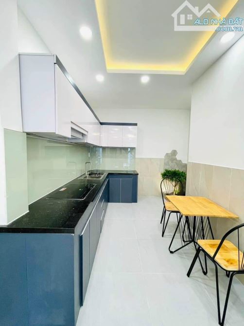 Bán nhà dạng căn hộ dịch vụ - 4.6 x 15m, 5 tầng, 8 phòng ngủ, 8.5 tỷ LT - 2