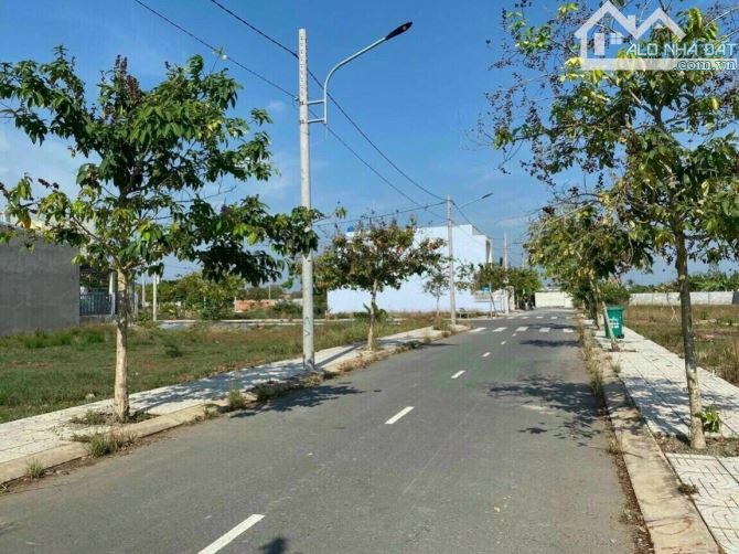 BÁN Đất THÀNH PHỐ TÂN AN cách VinCOM 2km  850 triệu  , thổ cư 100% , SỔ HỒNG RIÊNG - 3