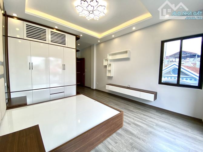 Bán nhà Vạn Kiếp Hoàn Kiếm Lo góc 3 thoáng Dt 70m 2 5 tầng mt 4,5 m Giá 29 tỷ lh Huyền