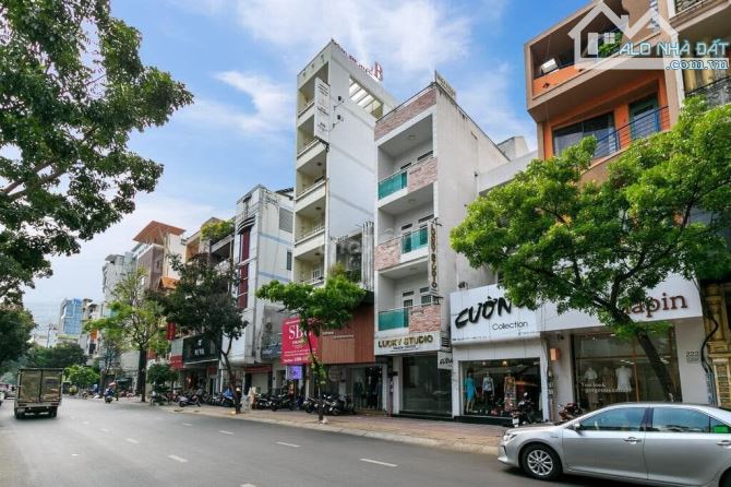 Căn nhà phố hiếm hoi 1 trệt 2 lầu, mặt tiền Nguyễn Thiện Thuật  cần bán giá chỉ 24 tỷ
