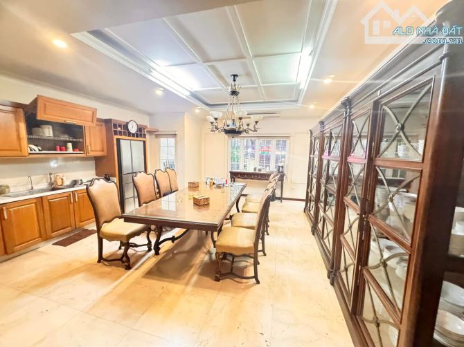 TT CẦU GIẤY - BIỆT THƯ LÔ GÓC 4 TẦNG 1 HẦM 236M2 MẶT TIỀN 29M - 2