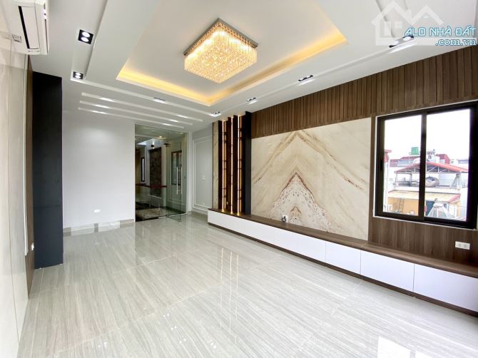 Bán nhà Vạn Kiếp Hoàn Kiếm Lo góc 3 thoáng Dt 70m 2 5 tầng mt 4,5 m Giá 29 tỷ lh Huyền - 1