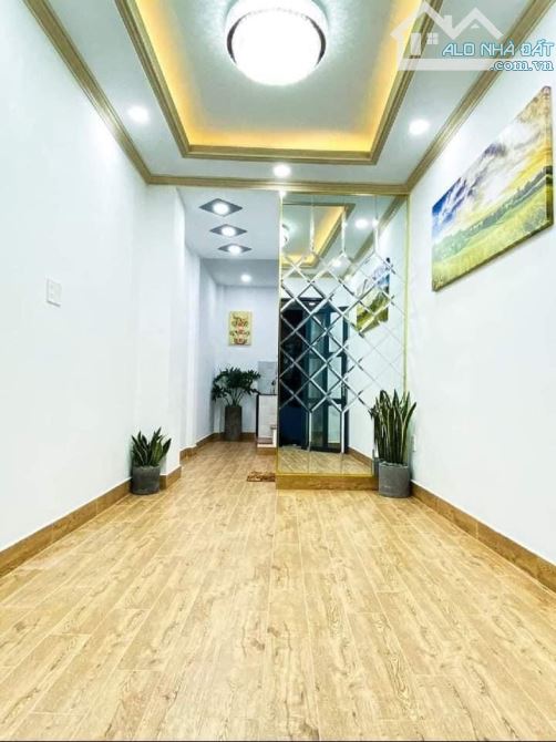 Nhà nhỏ xinh Hâu Giang Quận 6, 20 m2, 2 tầng BTCT, hẻm an ninh thông thoáng - 1