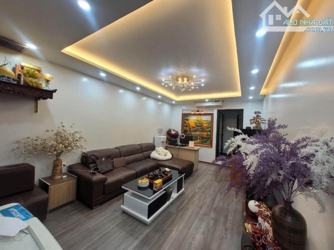 Nhà phân lô hoàng quốc việt cầu giấy ngõ ô tô ,gần phố,2 thoáng,ở yên tĩnh - 1