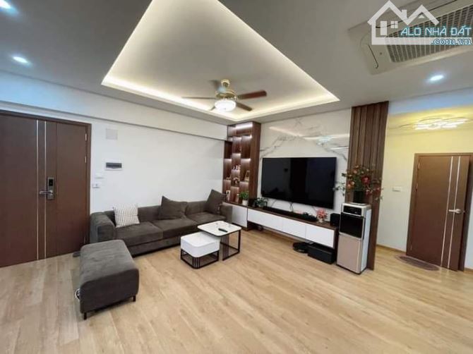Bán nhà Vạn Kiếp Hoàn Kiếm Lo góc 3 thoáng Dt 70m 2 5 tầng mt 4,5 m Giá 29 tỷ lh Huyền - 3