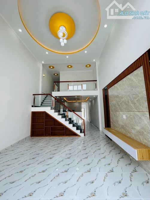 Bán Gấp Nhà mới gác lửng đổ đúc kiên cố, thổ cư 100% sổ riêng, sau chợ Thạnh Phú vào 800m