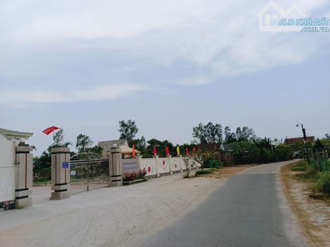 Bán Đất Mặt Tiền Gần Trường Mầm Non Phổ An , Đức Phổ ,Ngang 5 Dài 20 Chỉ Nhỉnh 500Tr