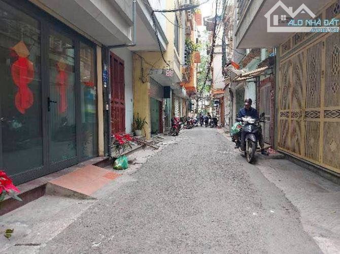 Bán nhà 5 tầng Ngõ 22 Tôn Thất Tùng đối diện Đại Học Y Dt 33m Giá 4,7 tỷ