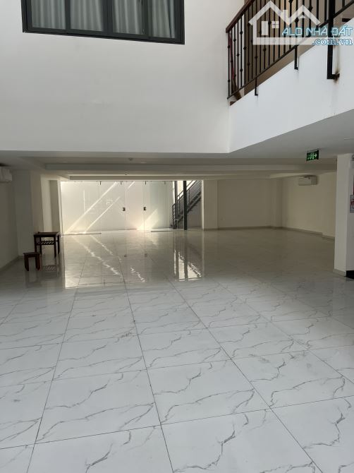 Bán nhà trọ cao cấp MT Đường số 8 Gò Vấp 10x32m đúc hầm 4 lầu ST (gần Thống Nhất)
